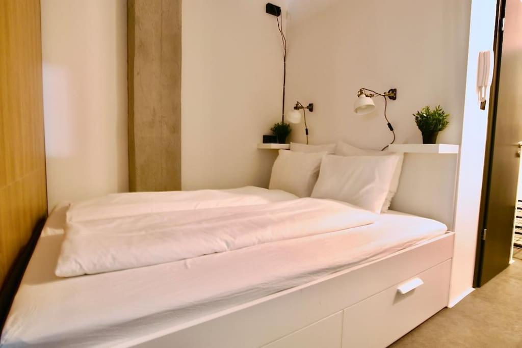 Studio Apartment By Hi5- Rottenbiller Apartment Budapest Extérieur photo
