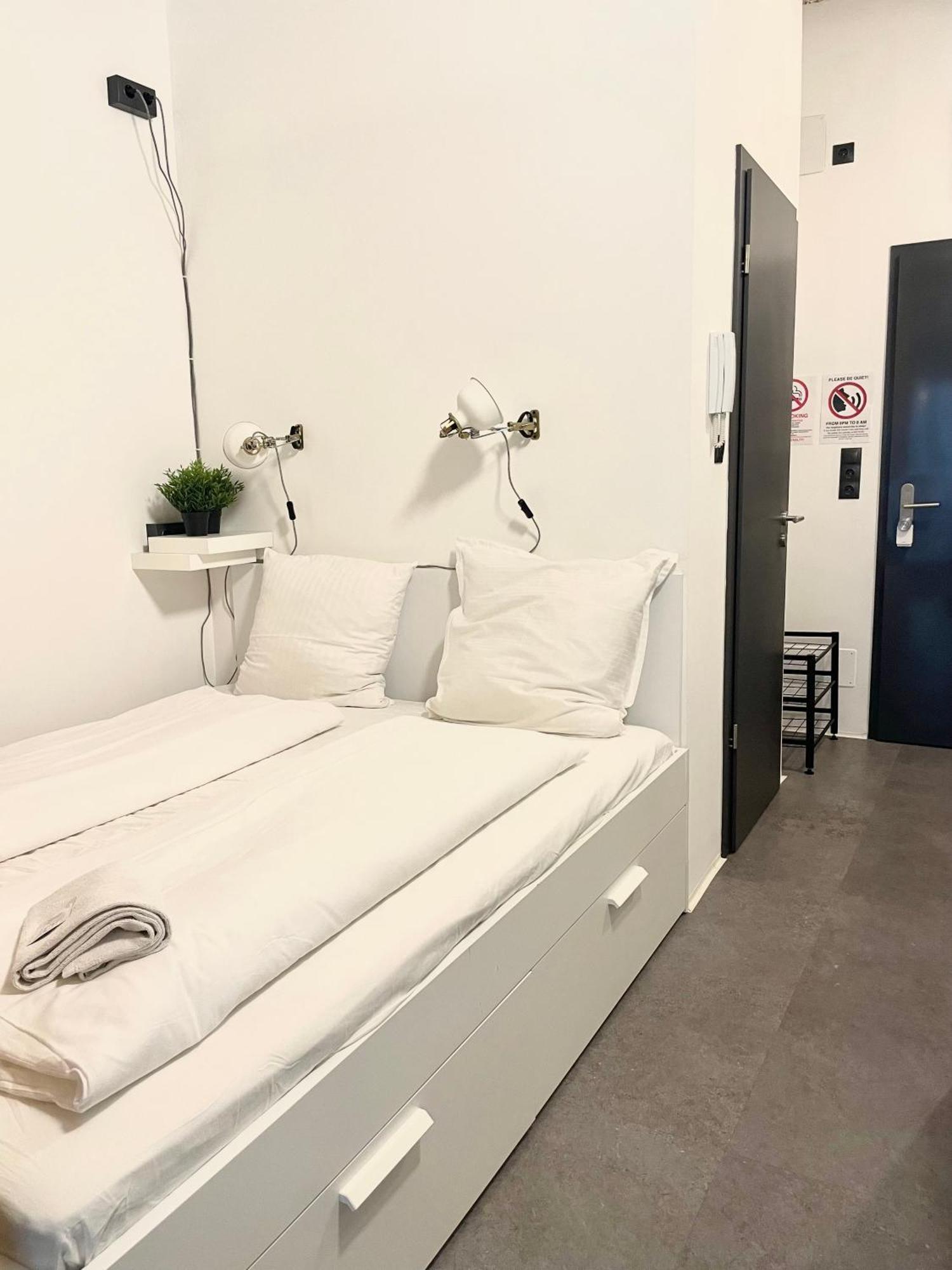 Studio Apartment By Hi5- Rottenbiller Apartment Budapest Extérieur photo